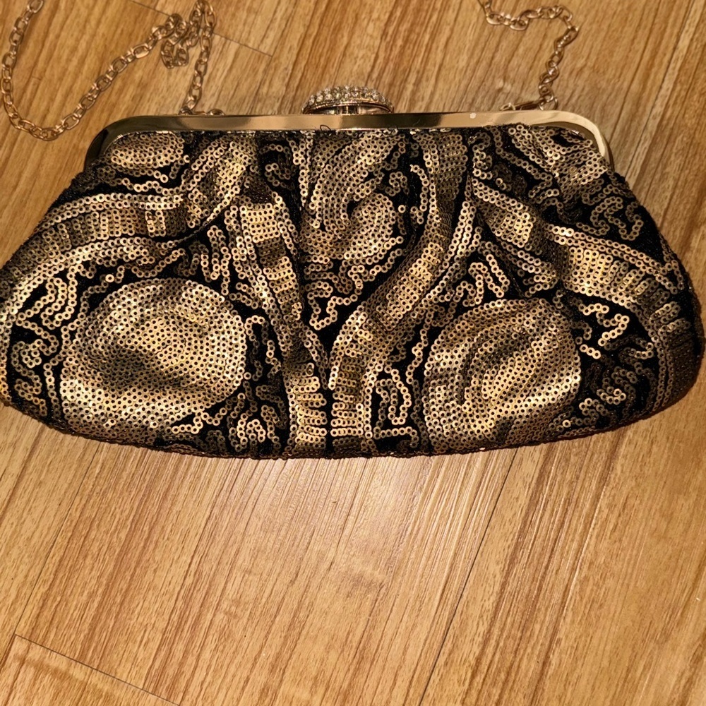 Lulu Townsend Gold & Black Sequin Evening Clutch with Chain - Picture 8 of 15